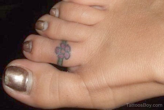 Tattoo toe rings