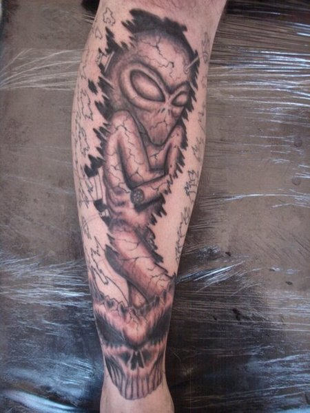 Alien Tattoo On Leg