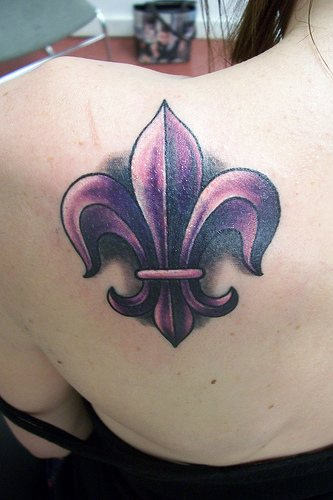 Very Pretty Fleur de lis Tattoo on Back