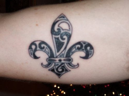 Fleur de lis Tribal Tattoo Design