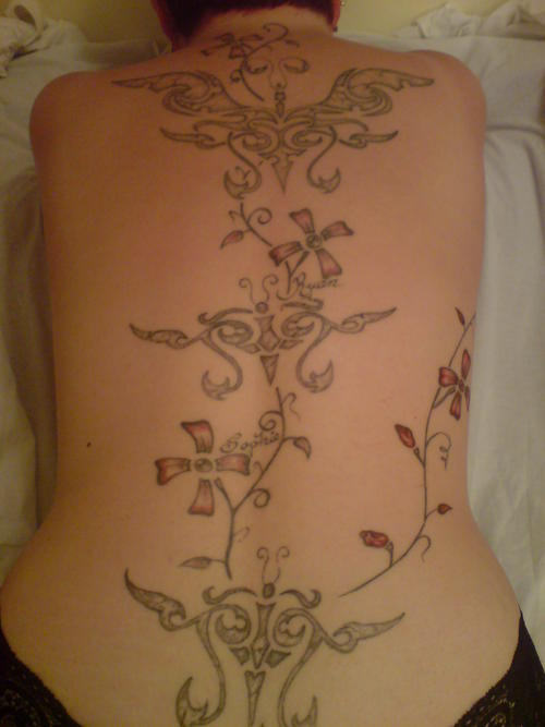 Elegant Ivy Tattoo on Back