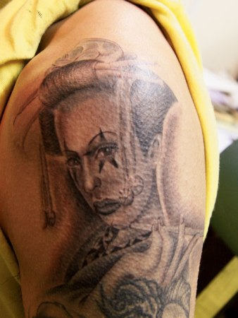 Geisha Tattoo On Shoulder