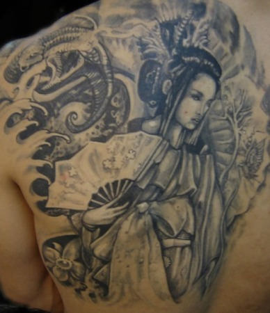 Beautiful Geisha Tattoo Design on Back