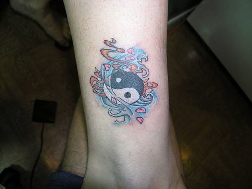 Yin Yang Tattoo On Leg