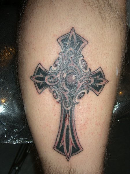 Designing Cross Tattoo