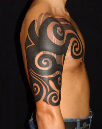 Attractive Tribal Tattoo On Shoulder