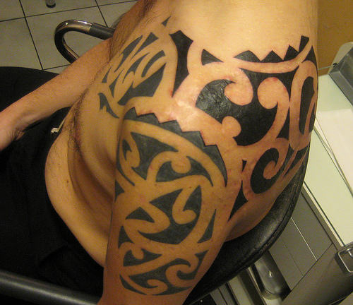 Attractive Tribal Tattoo On Shoulder