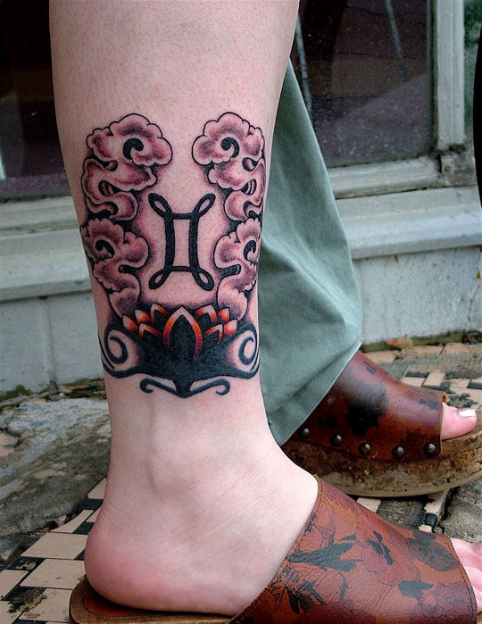 Beautiful Gemini Symbol on Leg