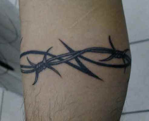 Barbed-Wire-Tattoo-on-bicep