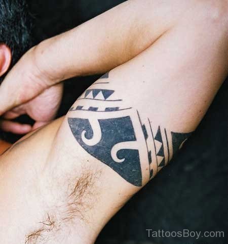 Awesome Tattoo Design On Armband 