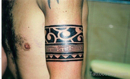 Good Art Tribal Tattoo Design On Armband 