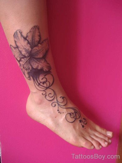 Awesome Flowers On Ankle 