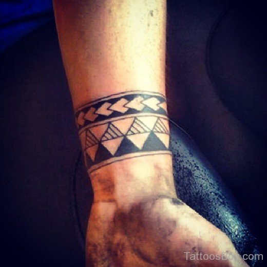 Stylish Elegant Tribal Tattoo On Armband 