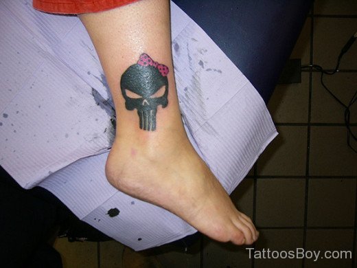 Awesome Skull Tattoo On Ankle 