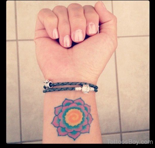 Amazing Flower Tattoo On Hands