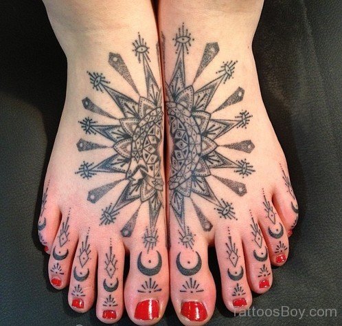 Awesome Tribal Tattoo On Toe