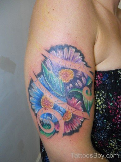 Beautiful Daisy Tattoo Design On Shoulder
