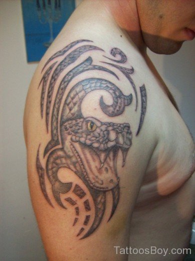Funky Snake Tattoo On Shoulder