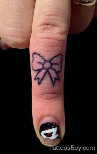 Amazing  Bow Tattoo On Finger