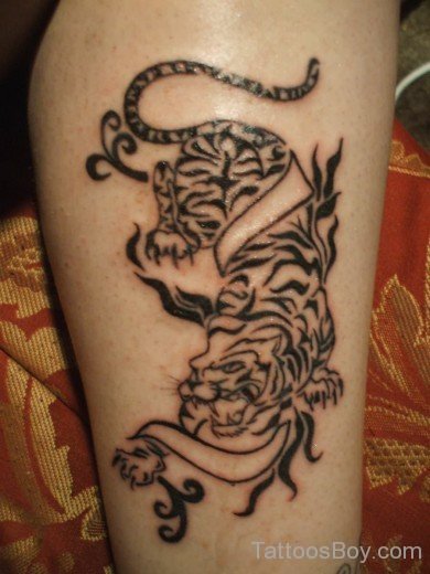 Stylish Tiger Tattoo On Leg