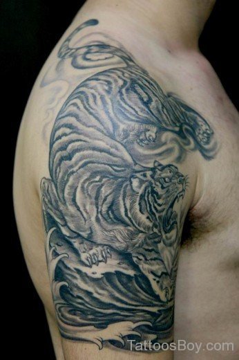 Amazing Tiger Tattoo On Shoulder