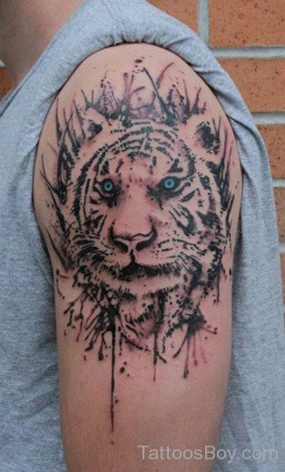 Fantastic Tiger Tattoo On Shoulder