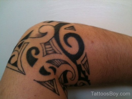 Amazing Tribal Tattoo On Elbow 