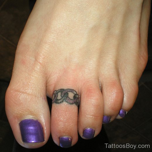 Chain Tattoo On Toe