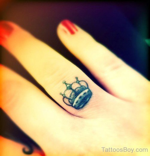 Crown Tattoo Design On Finger