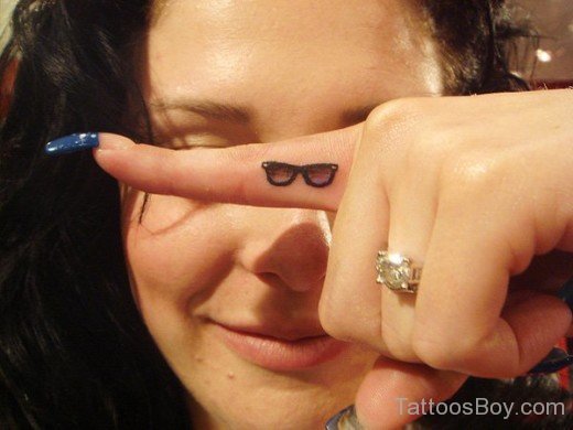 Awesome Finger Tattoo