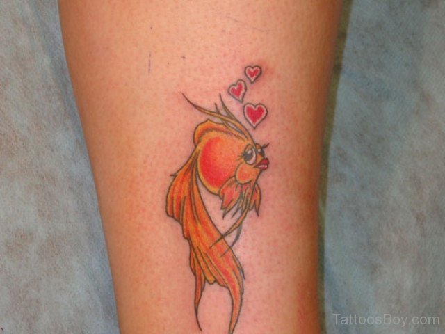 Small Fish Tattoo | Tattoo Designs, Tattoo Pictures