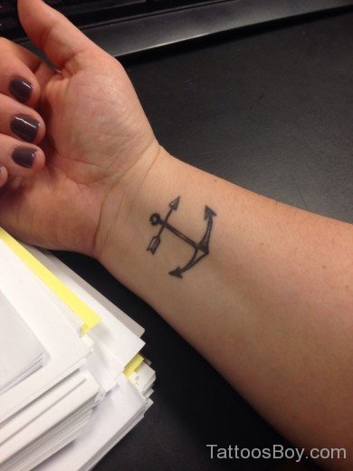 Anchor And Arrow Tatoo On Wrist-TD1001