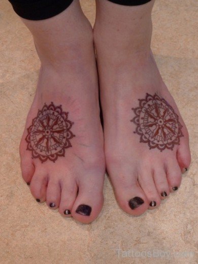 Elegant Ship Wheel Tattoo Design On Foot-TD1094