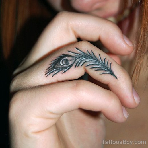 Peacock Feather Tattoo On Finger-TD143