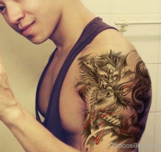 Attractive Shoulder Tattoo