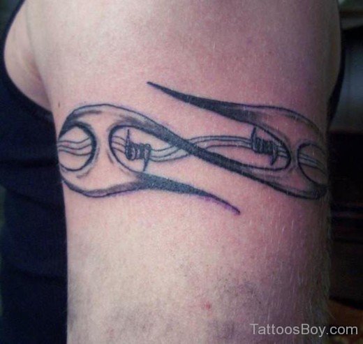 Awesome  Barbed Wire Tattoo On Shoulder