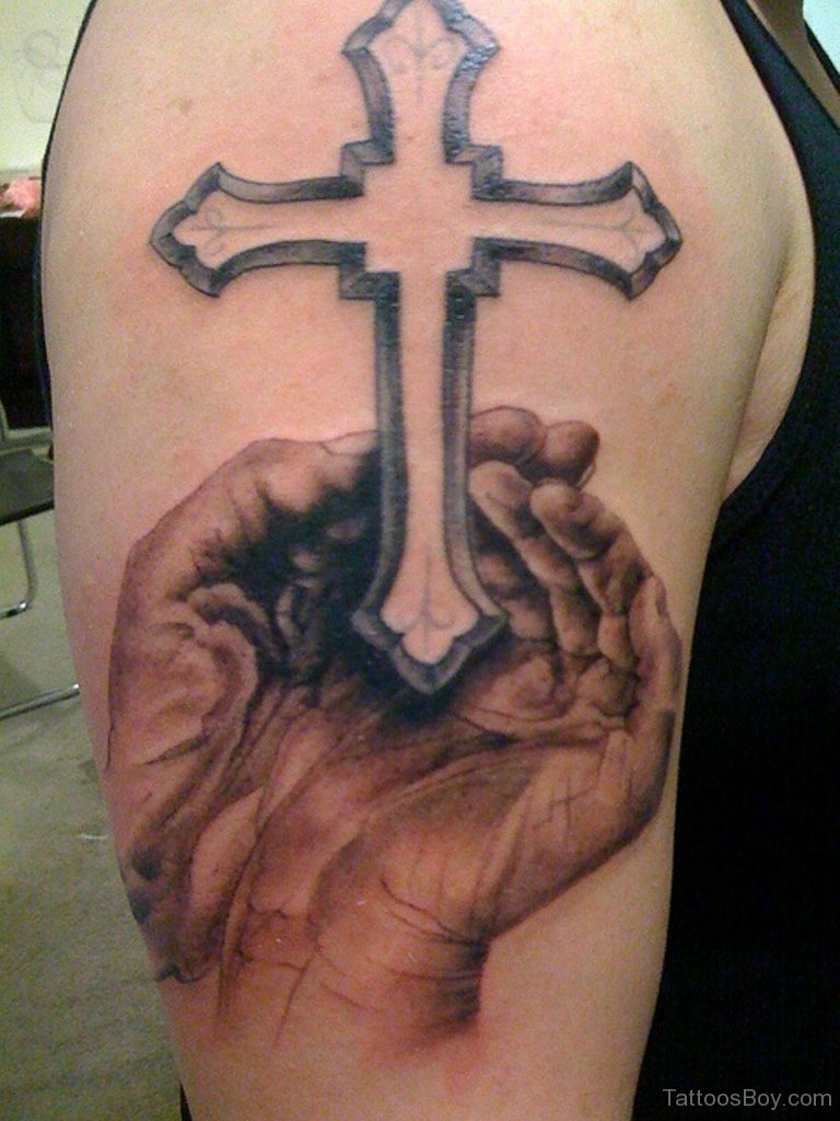 Тату православный крест на плече