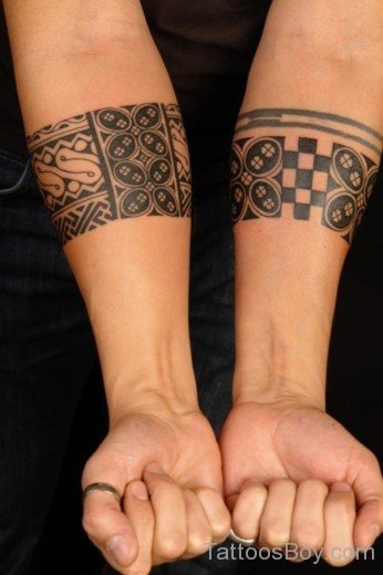 Elegant Armband Tattoo