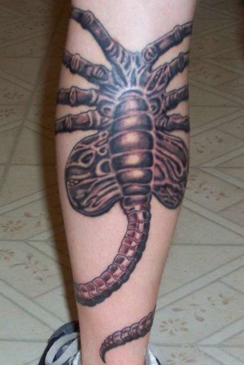 Alien Tattoo Design On Leg-TB109