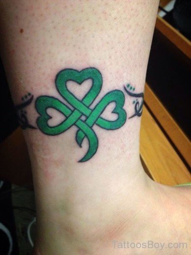 Amazing Knot Clover Tattoo On Ank;le-TB12002