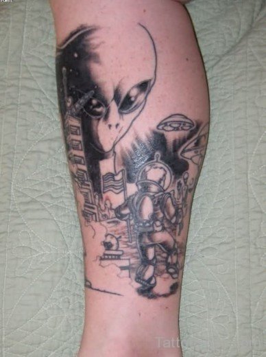 Awesome  Alien Tattoo On Leg-TB134