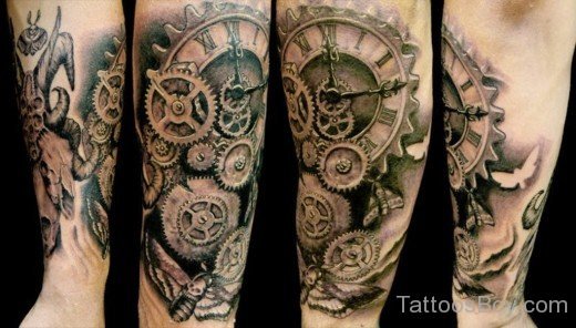 Attractive Biomechanical Tattoo 