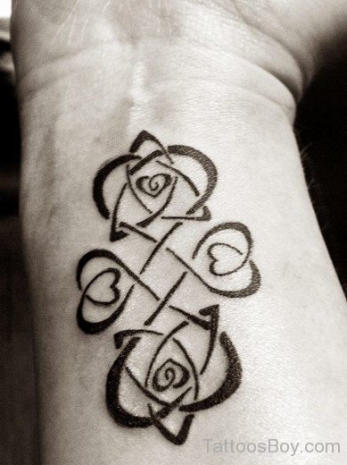 Celtic Knot Tattoo On Wrist 1-Tb12043