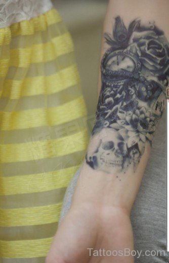 Clock And Skull Tattoo on Wrist-Tb12041
