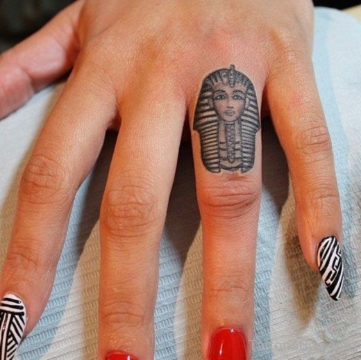 Egyptian Tattoo On Finger-TB145