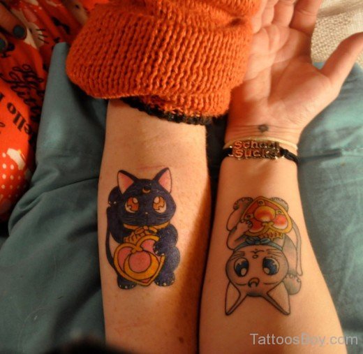 Nice Cat Tattoo On Wrist-TB12107