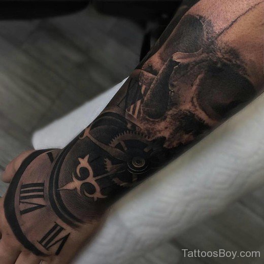 Skull And Clock Tattoo On Hals Sleeve-TB12134