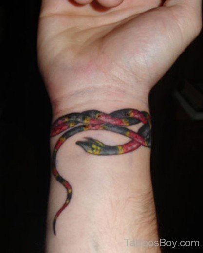 Small Snake Tattooo On Wrist-TB177