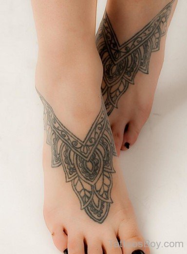 Awesome Mandala Tattoo On Foot-TB104