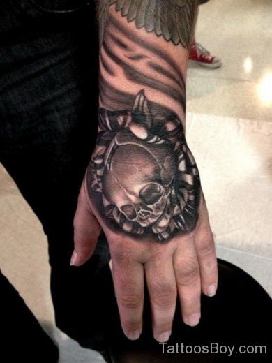 Awesome Skull Tattoo On Hand-TB1008